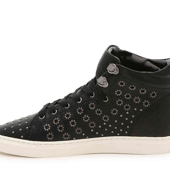 Vince Camuto Women's Black Sneaker 8M - Picture 3 of 10